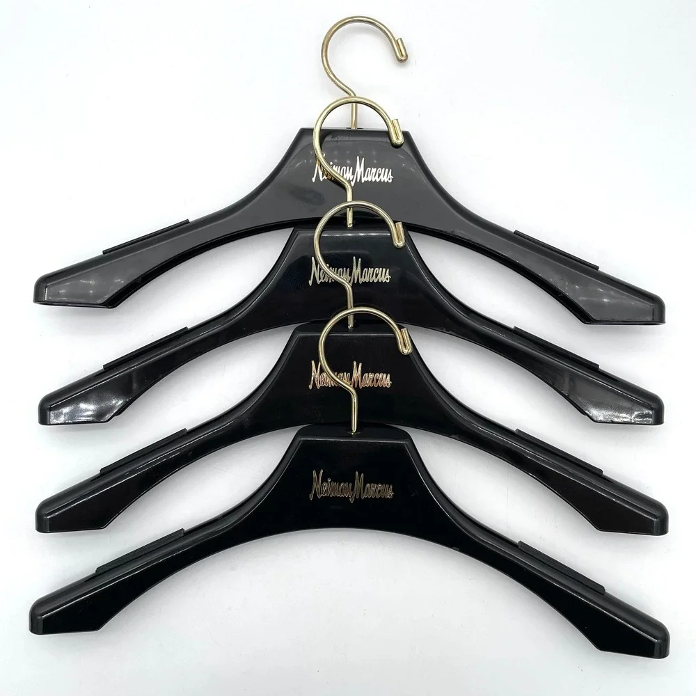 Neiman Marcus Coat Hangers Acrylic Unisex OS Black Good Bundle Set of 4 Gold